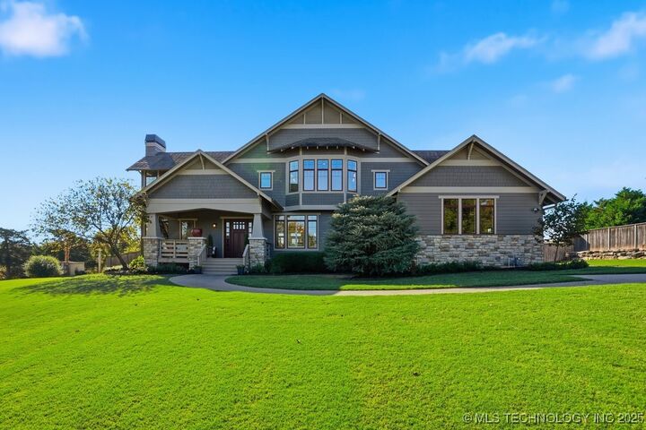 Property Photo:  418 E 111th Street S  OK 74037 