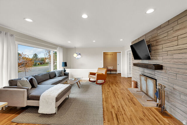 Property Photo:  2402 E Beacon Dr  UT 84108 