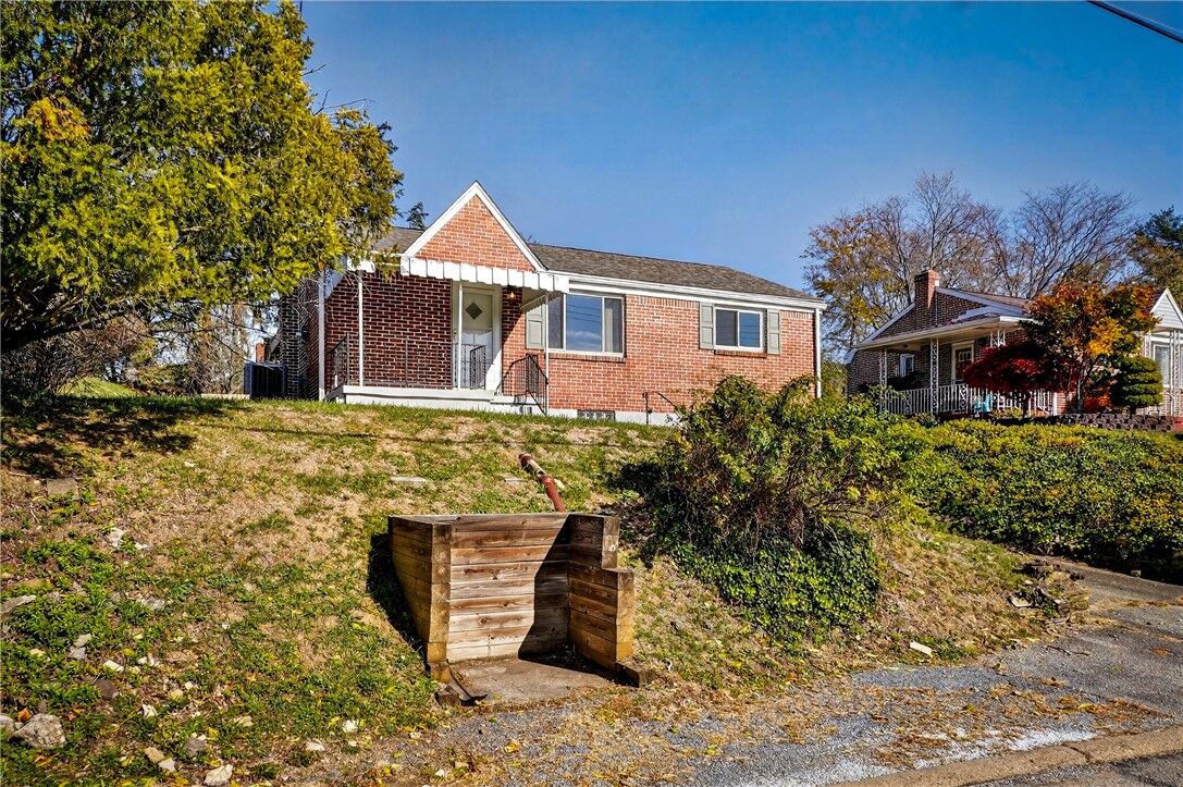 Property Photo: 813 Alberta Dr PA 15122