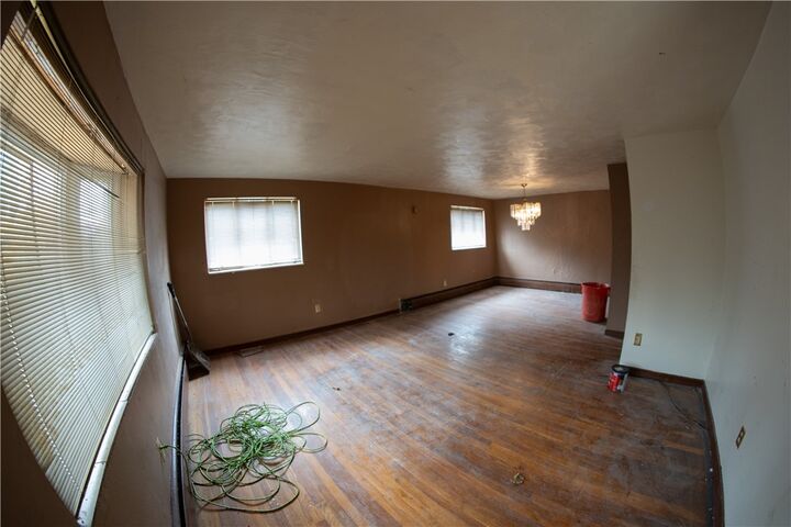 Property Photo:  310 McCutcheon Ln  PA 15235 