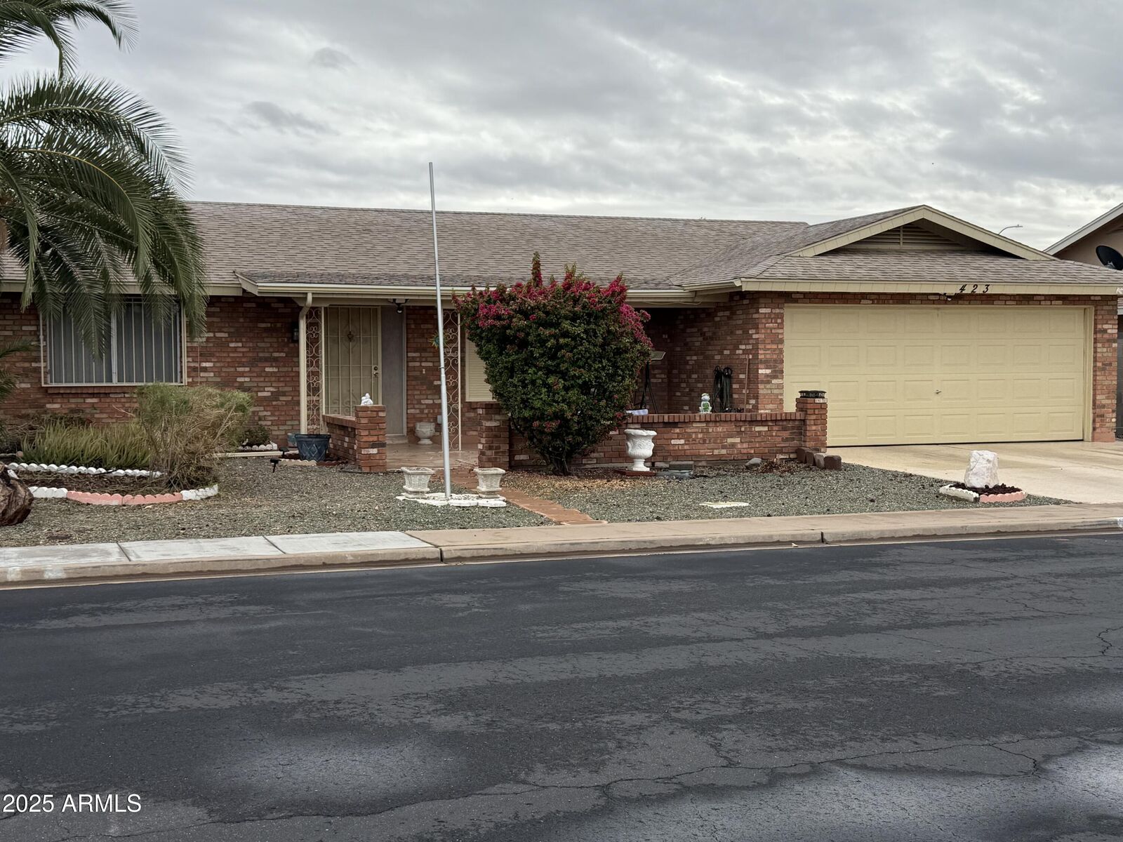 Property Photo:  423 S Racine --  AZ 85206 