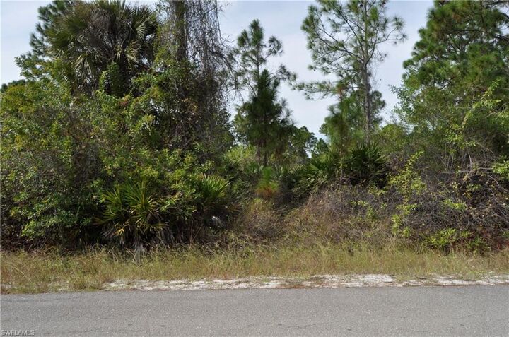 Property Photo:  1209 Acacia Ave  FL 33972 