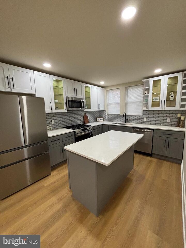 7423 Beverly Road  Philadelphia PA 19138 photo