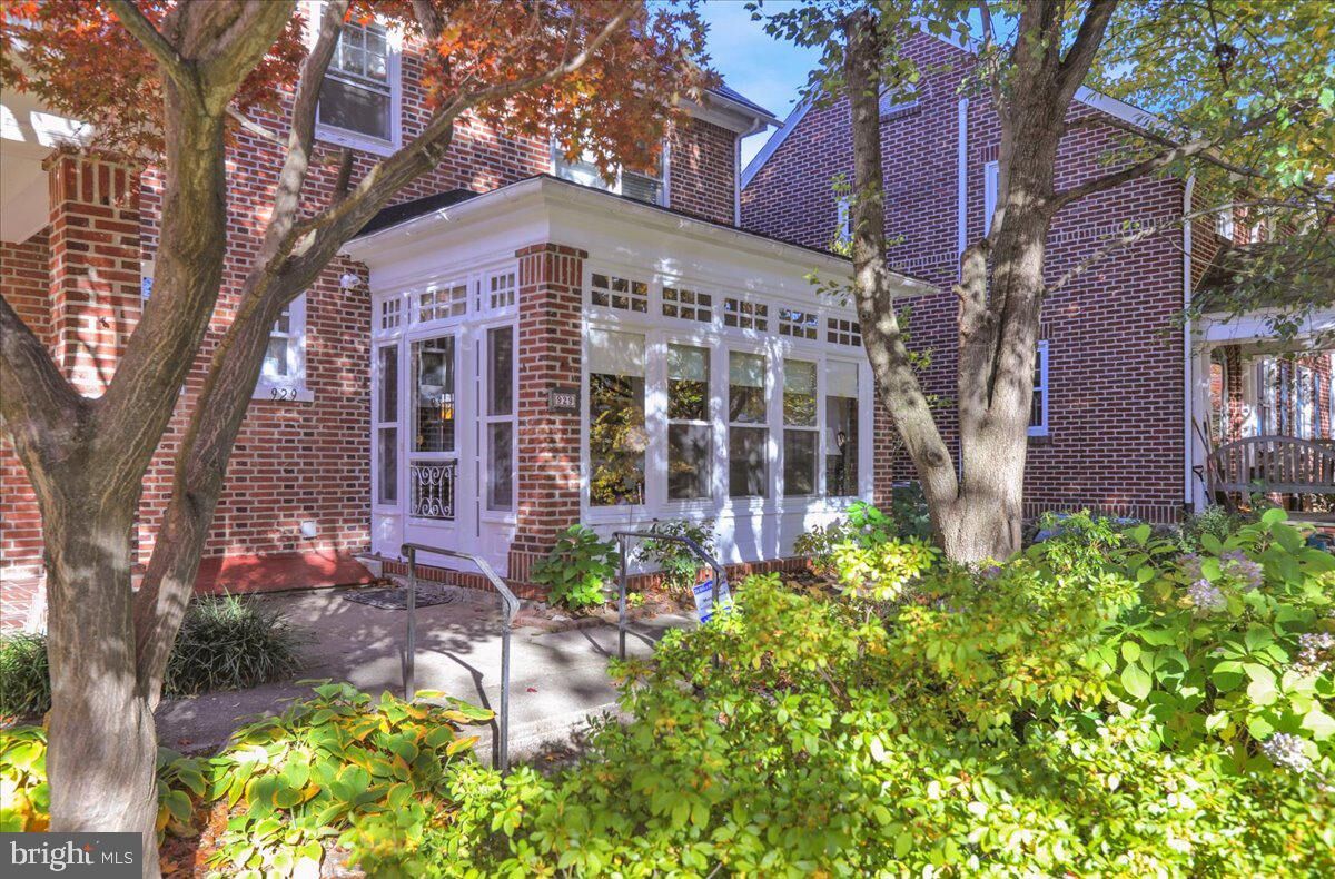 Property Photo:  929 Virginia Avenue  PA 17603 
