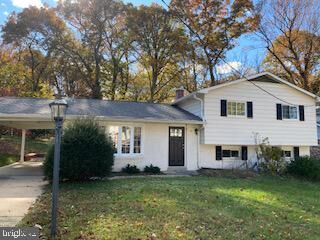 Property Photo: 704 Kings Lane MD 20744