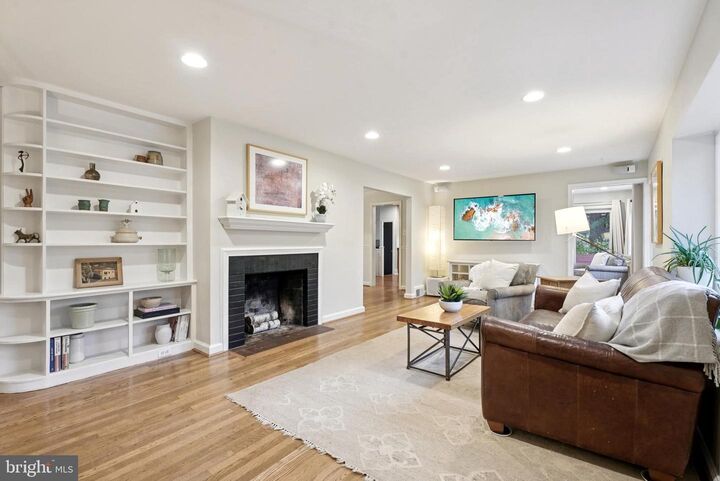 Property Photo:  130 Devonwood Lane  PA 19333 