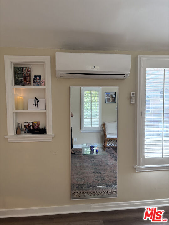 Property Photo:  725 1/2 Lorraine Blvd  CA 90005 