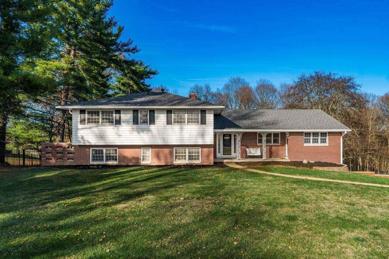 Property Photo:  1629 Marietta NE Road  OH 43130 