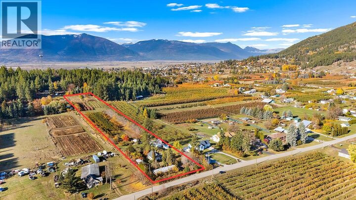 Photo de la propriété:  911 32nd Avenue South  BC V0B 1G1 