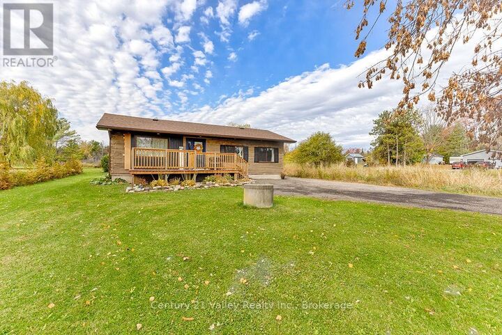 Property Photo:  136 Pucker Street  ON K7V 3Z9 