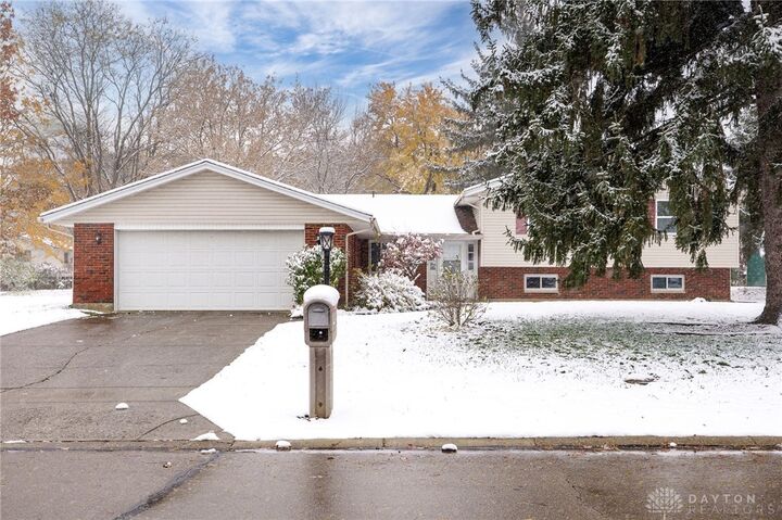 Property Photo:  7602 Pelbrook Farm Drive  OH 45459 