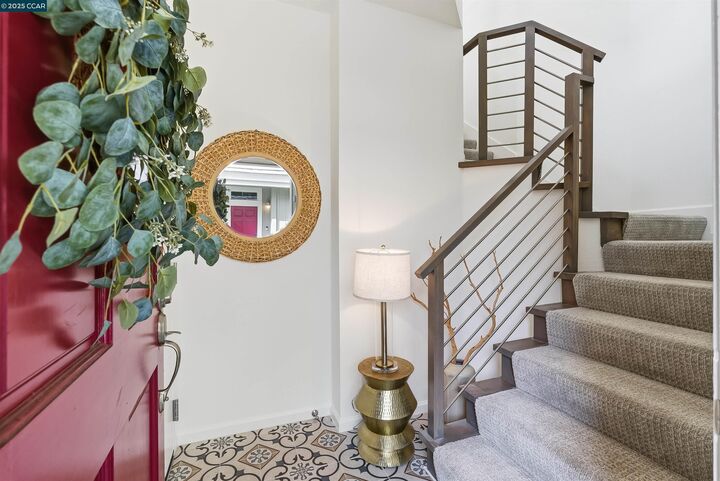 Property Photo:  28 Danville Oak Pl  CA 94526 