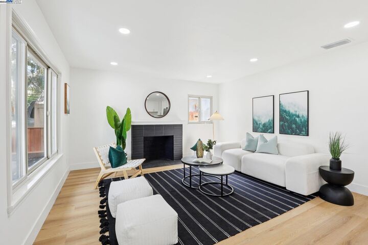 Property Photo: 38367 Oliver Way CA 94536