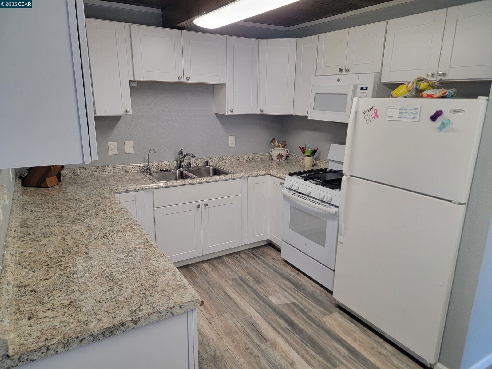 Property Photo: 573 Levee Rd CA 94565