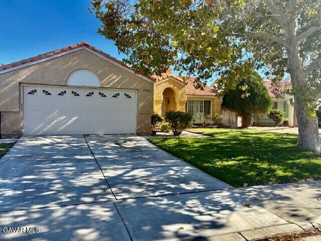 Property Photo:  45724 Victoria Avenue  CA 93534 
