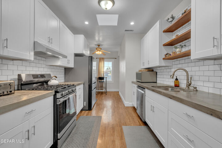 Property Photo: 4000 Oxford Ave TX 79903