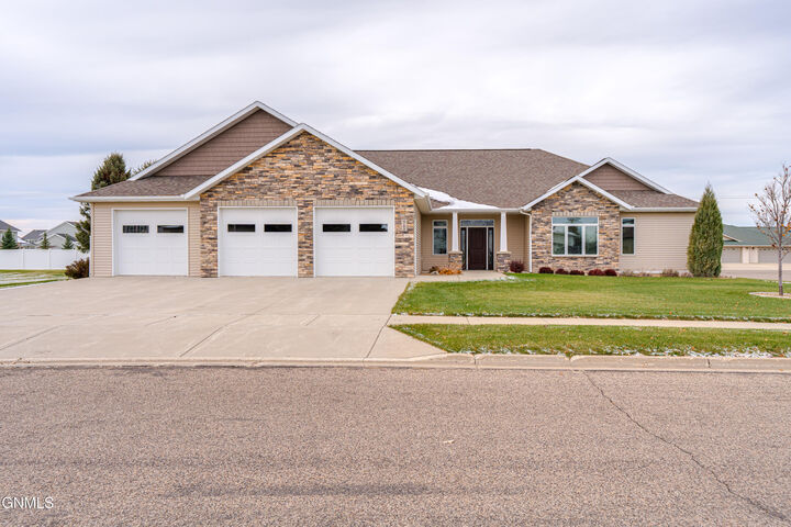 4103 Bayport Place SE  Mandan ND 58554 photo