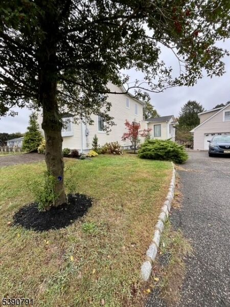 Property Photo:  5 Wyckoffs Millsapplegarth  NJ 08831 