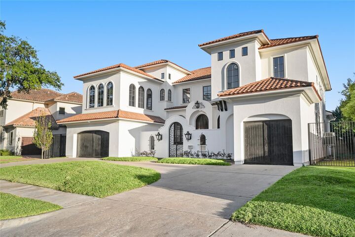 Property Photo: 4811 Braesvalley Drive TX 77096