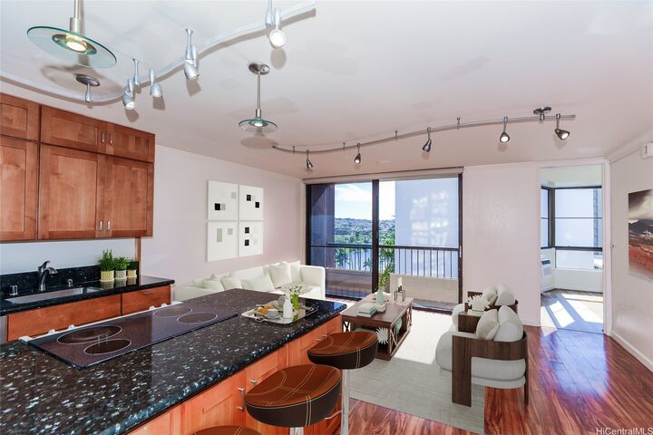 Property Photo:  320 Liliuokalani Avenue 702  HI 96815 