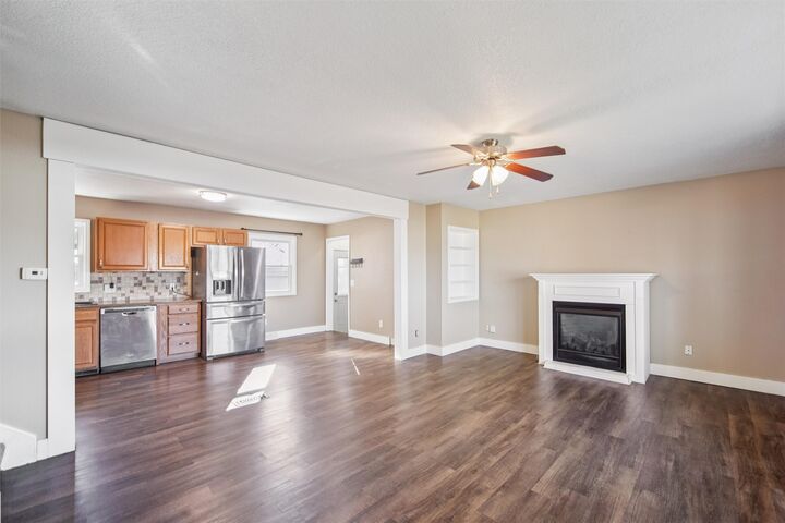 Property Photo:  321 NE 9th Street  IA 50021 