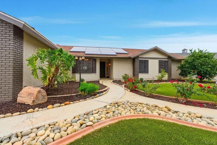 Property Photo: 3928 W Dorothea Court CA 93277