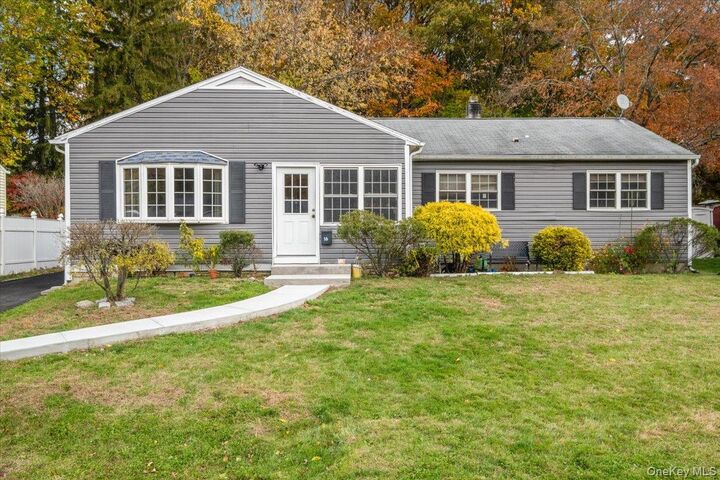 Property Photo:  16 Meadow Road  NY 10548 