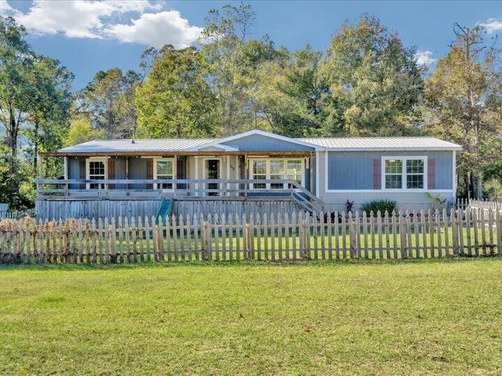 Property Photo:  645 H H Allen Road  TX 75904 