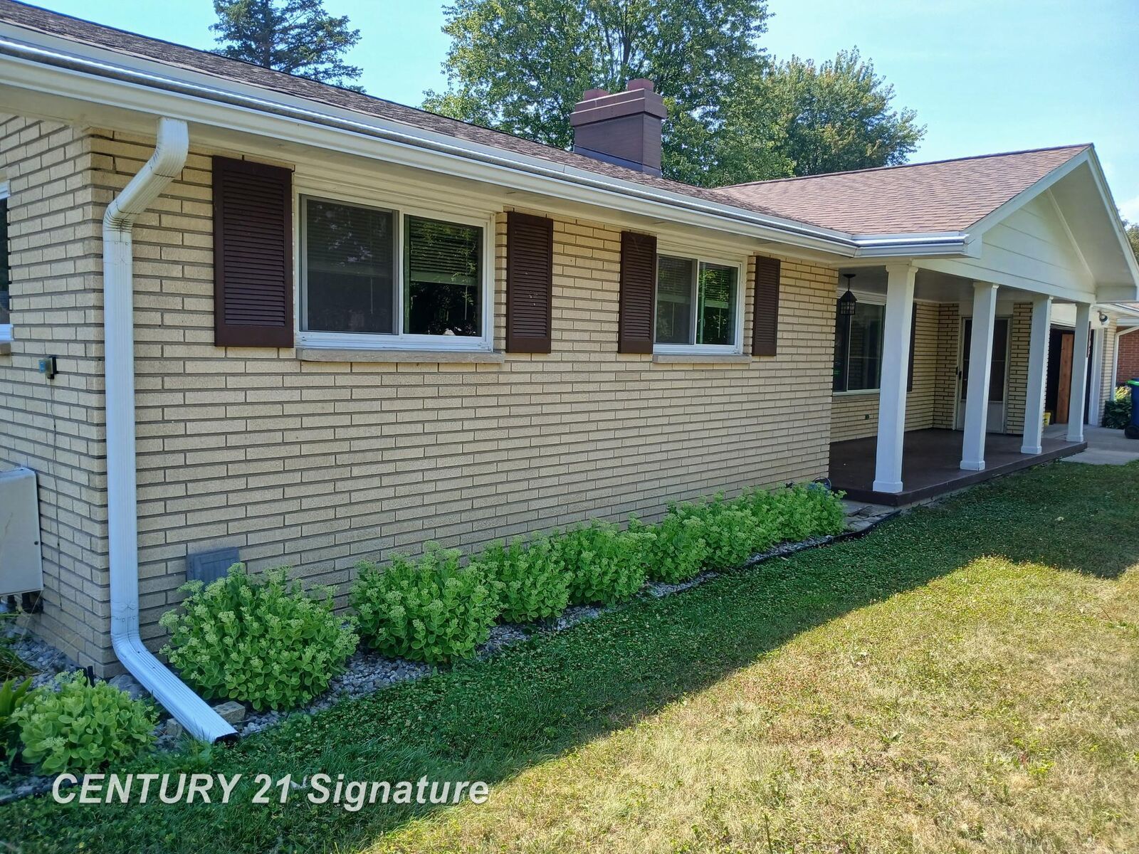 Property Photo: 5105 Cardington Drive MI 48603
