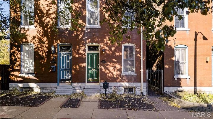 Property Photo: 1323 Shenandoah Avenue MO 63104