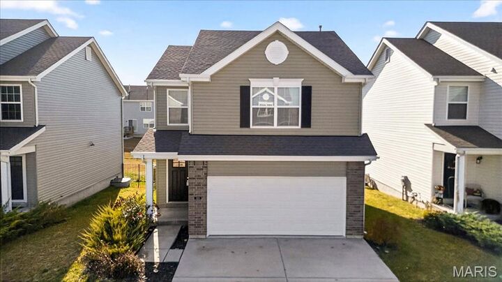 523 Summer Glen Lane  St Charles MO 63301 photo