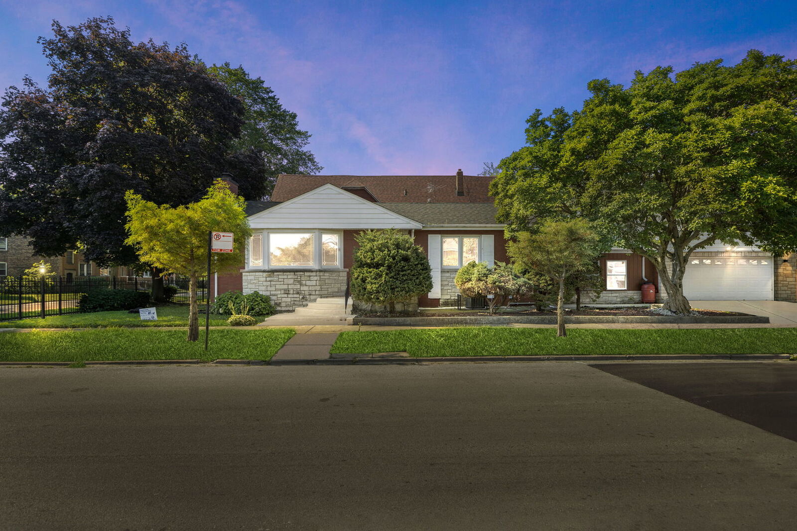 Property Photo: 9400 S Calumet Avenue IL 60619