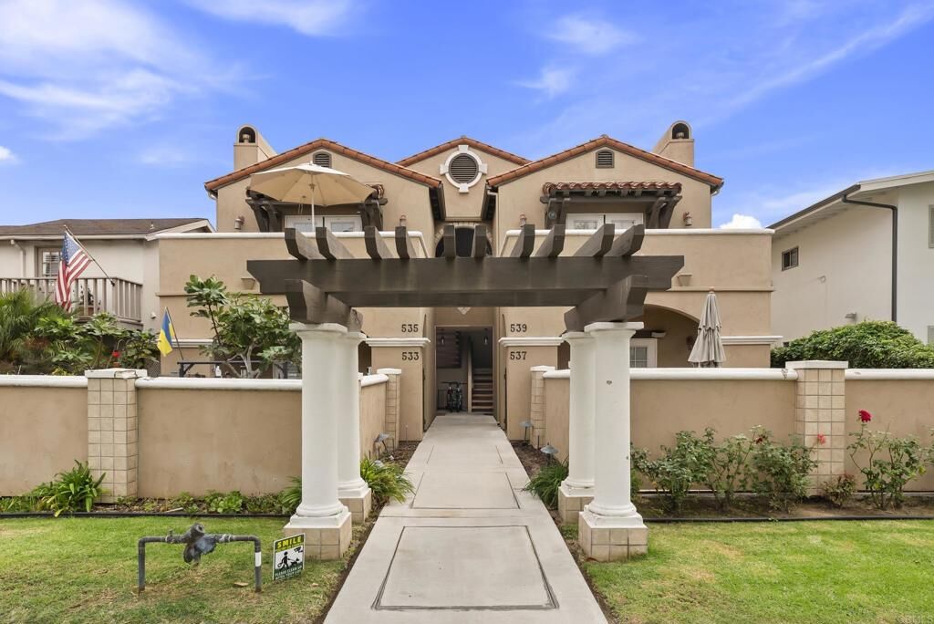 Property Photo:  535 F Avenue 4  CA 92118 