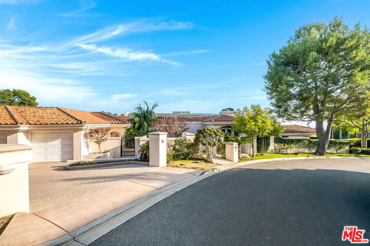 Property Photo:  1136 Calle Vista Drive  CA 90210 