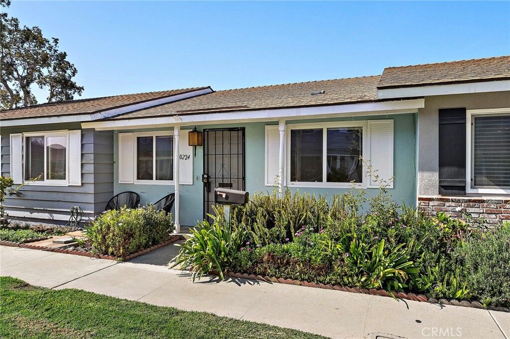 Property Photo: 10224 Holburn Drive CA 92646