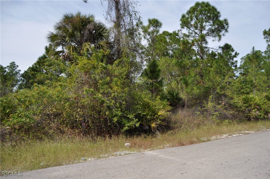 Property Photo: 1209 Acacia Avenue FL 33972
