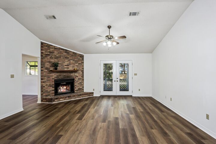 Property Photo: 1328 Tiger Lane FL 32563