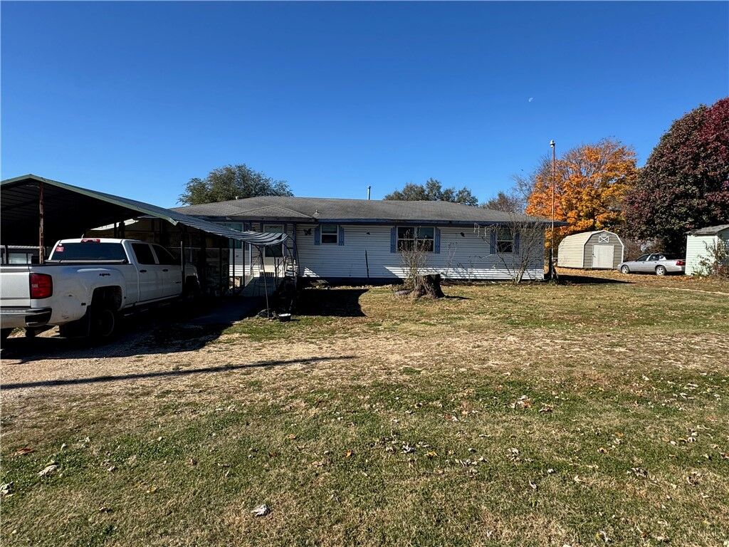 Property Photo: 206 N Old Wire Road AR 72745