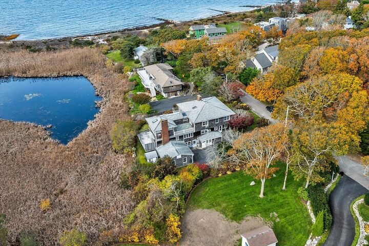 Property Photo:  38 Nemasket Rd  MA 02540 