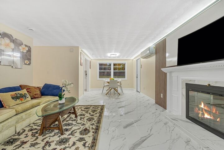 Property Photo: 9 Donna Rd MA 01824