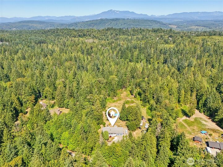 Property Photo: 8717 E Meadow Lake Drive WA 98290