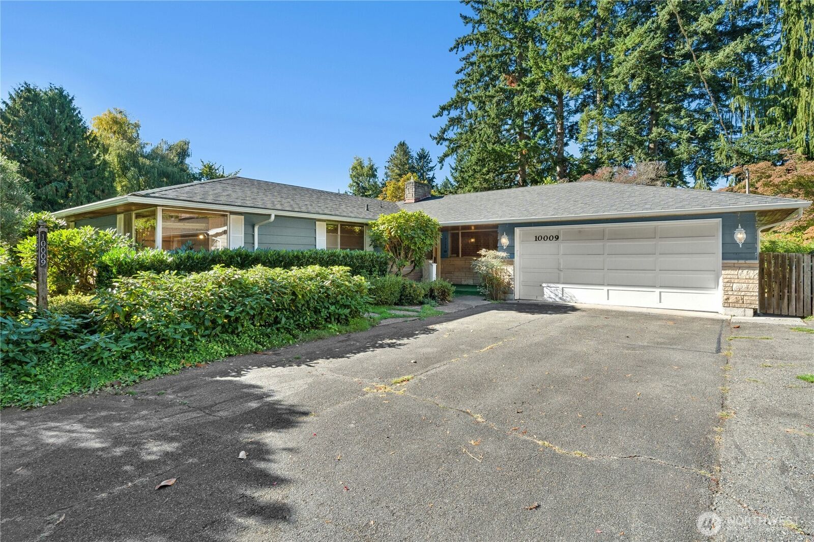 Property Photo:  10009  45th Avenue NE  WA 98125 
