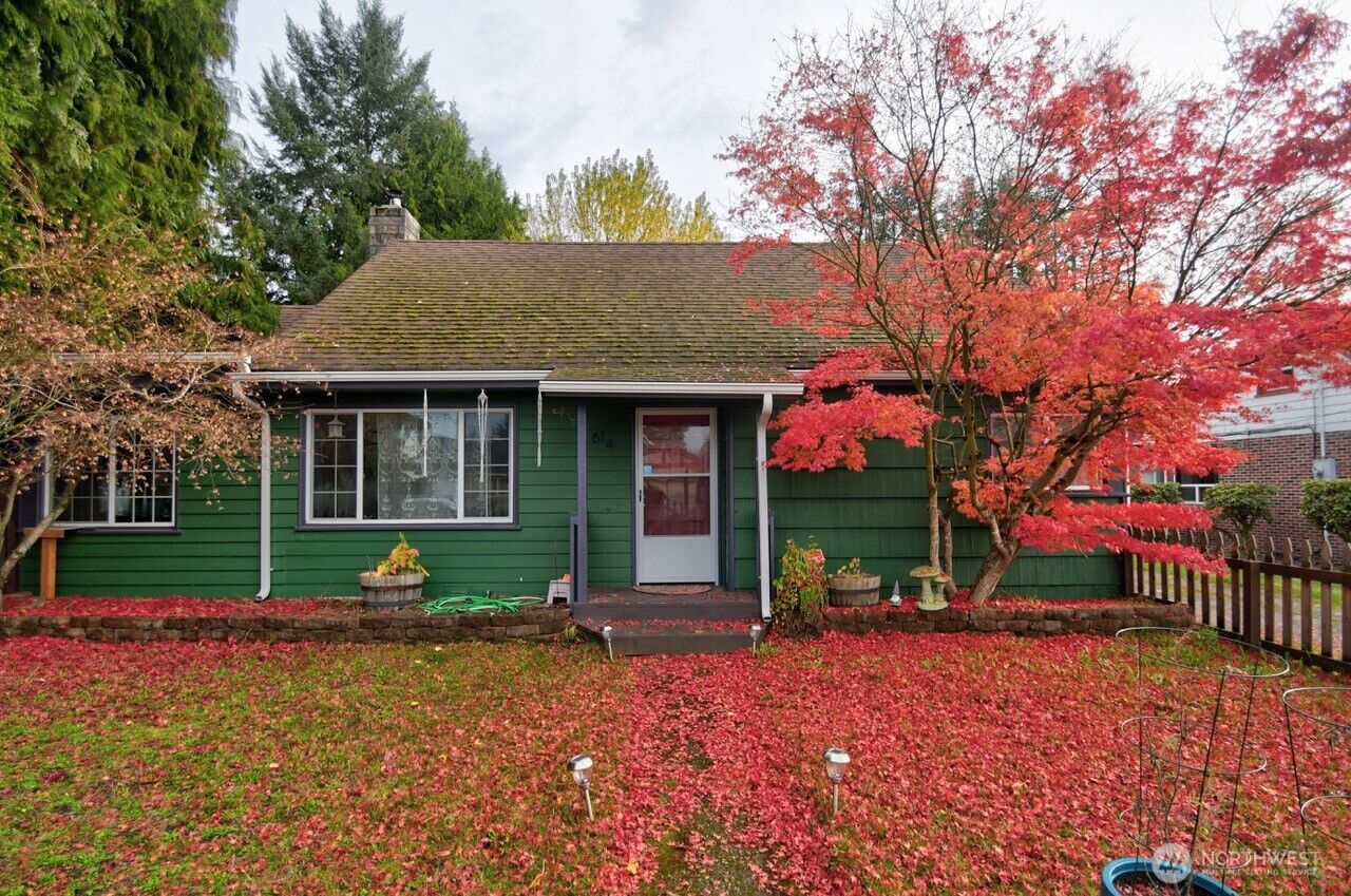 Property Photo:  614  Alder Street  WA 98531 