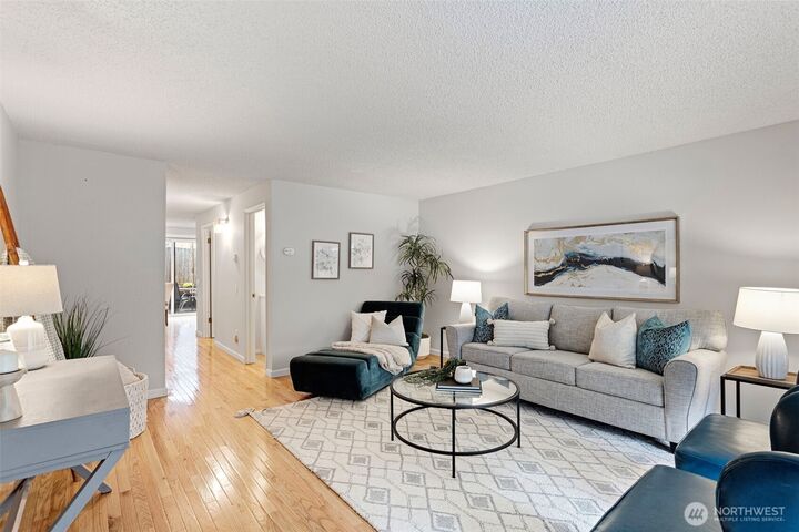 Property Photo:  20714  76th Avenue W 11  WA 98026 