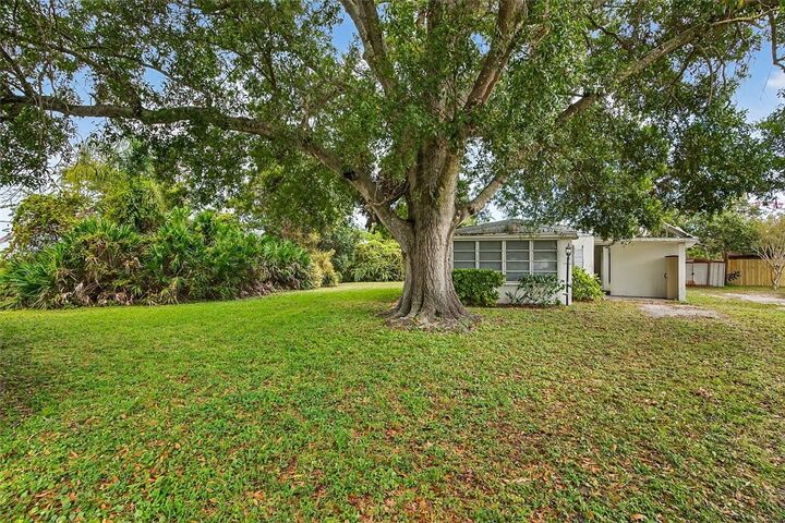 Property Photo:  1576 15th Avenue  FL 32960 