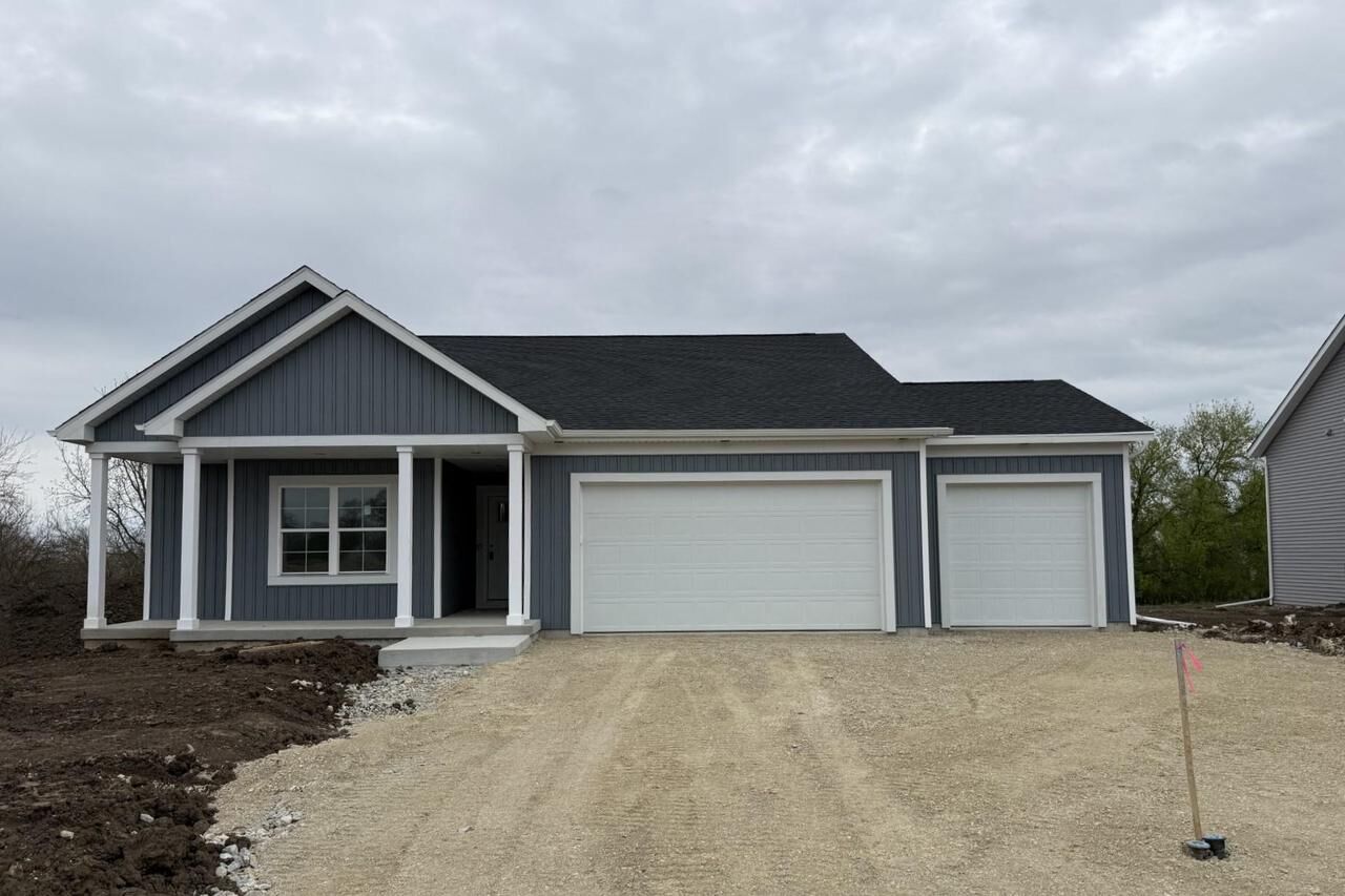 Property Photo:  506 Ridge Court  WI 53576 