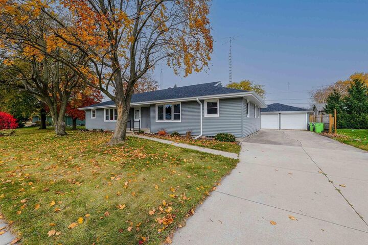 Property Photo:  806-808 Rock River Avenue  WI 53963 