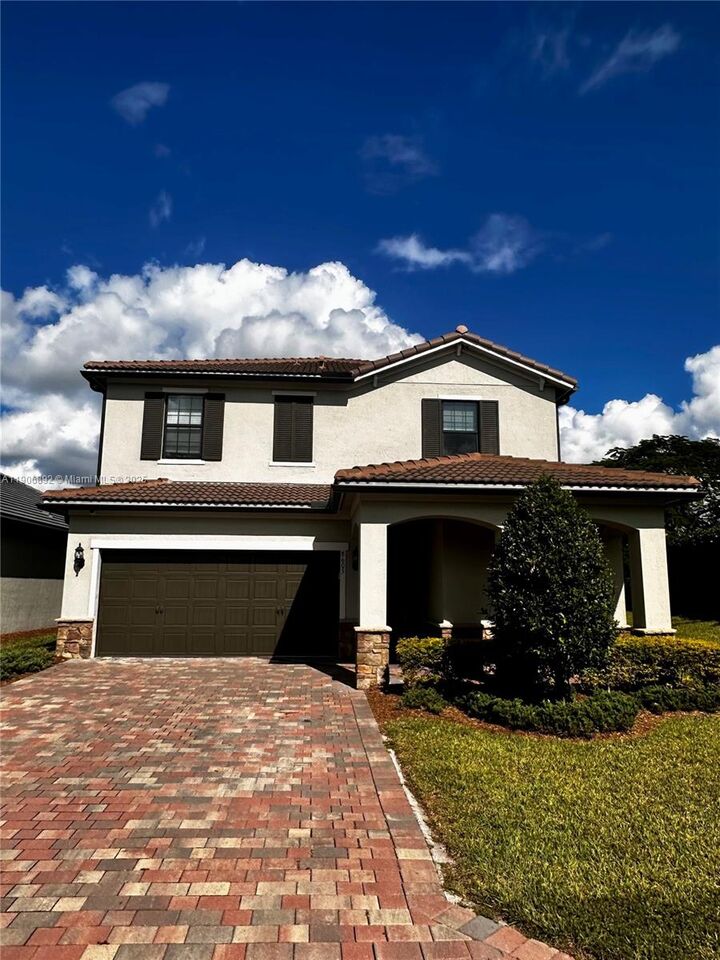 Property Photo:  8605 Patron Ln  FL 33467 
