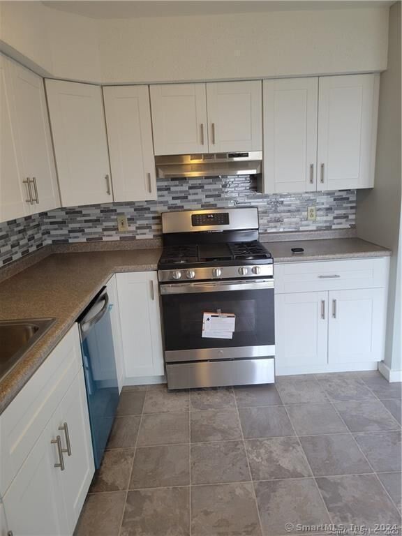 Property Photo:  666 Woodward Avenue 666  CT 06512 