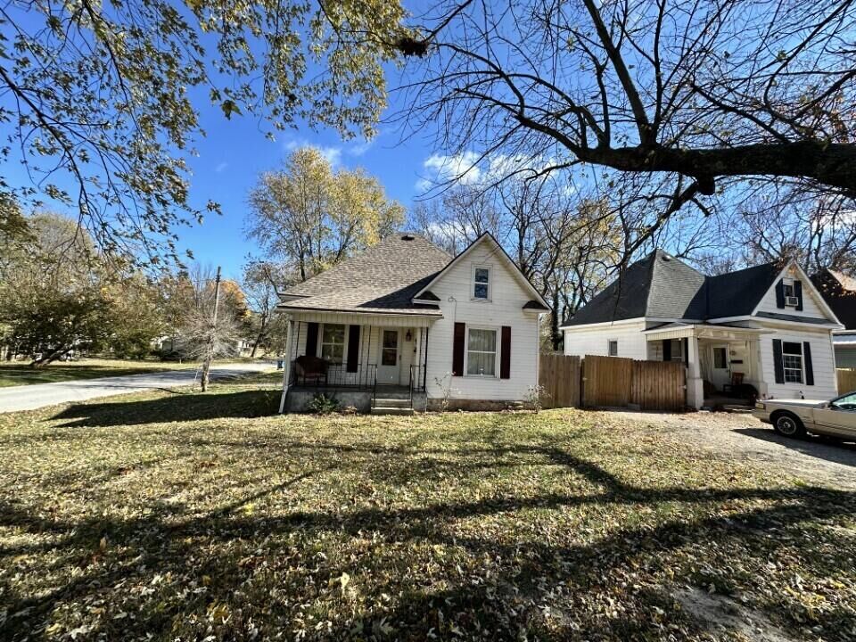 Property Photo:  2056 N Johnston Avenue  MO 65803 
